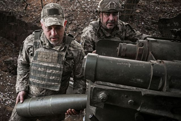 Ουκρανία: 1 νεκρός και 15 τραυματίες σε ρωσικές επιθέσεις πριν από την πασχαλινή ανακωχή