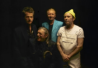 Einstürzende Neubauten: Όταν ο θόρυβος μεταμορφώνεται σε τέχνη