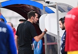 Super League: Πλάνο ενίσχυσης του VAR από τον Βαλέρι