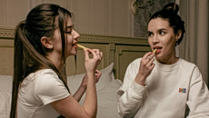 Απλά tips για να αποφύγεις τις βραδινές λιγούρες (μετά τα 50)