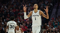 Νέο διπλό για τους Σπερς με τρομερό Γουεμπανιάμα (114-93) – Γλίτωσαν την «σκούπα» οι Ρόκετς (115-96)