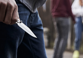 Πάργα: Δύο ανήλικοι απείλησαν με σουγιά μαθήτρια μέσα σε σχολικό λεωφορείο- Συνελήφθησαν και οι γονείς τους