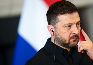 Ουκρανία: Η Ρωσία θα προσπαθήσει να εμπλέξει ξανά στον πόλεμο τη Λευκορωσία, εκτιμά ο Ζελένσκι