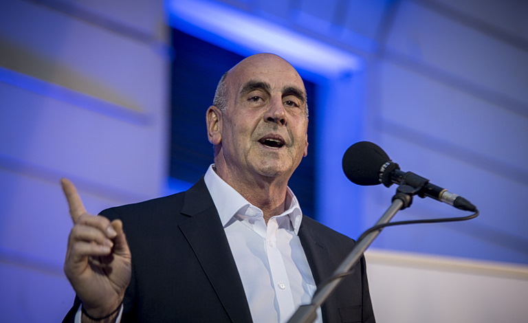 Βουλγαράκης κατά Μητσοτάκη για το ασυμβίβαστο υπουργού και βουλευτή – «Το μεγαλύτερο ρουσφέτι ενός πρωθυπουργού…»