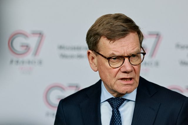 Ιράν: Να τηρηθεί η κατάπαυση του πυρός ζητά ο Βάντεφουλ από τον Αραγτσί