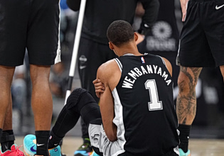 NBA: Ασταμάτητοι οι Σπερς παρά τον τραυματισμό του Γουεμπανιάμα – Νέο τριπλ-νταμπλ του Γιόκιτς