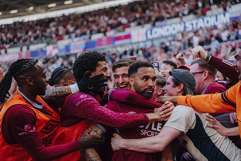 Premier League: Νίκες ελπίδας για Γουέστ Χαμ (2-1) και Τότεναμ (0-1) – Για Champions League η Λίβερπουλ (3-1)