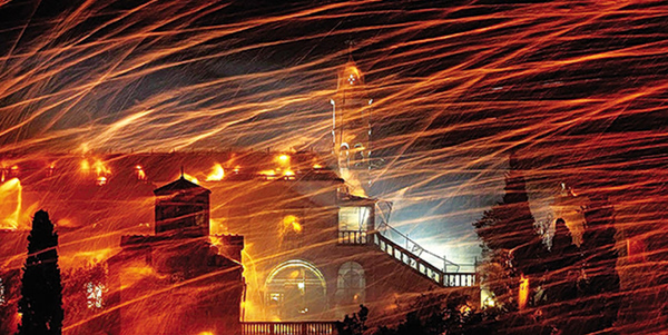 Χίος: Έτοιμο για τον παραδοσιακό ρουκετοπόλεμο το νησί – Αυξημένα τα μέτρα ασφαλείας