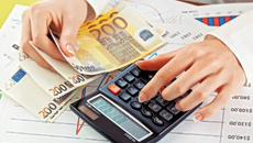 Τα συν και τα πλην δύο ρυθμίσεων για φορολογούμενους με χρέη