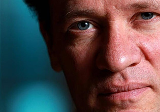 Γιαν Μαρτέλ: Οι ήρωες της Ιλιάδας είναι οι Γκέιτς και οι Έπσταϊν της εποχής που τσακώνονται μεταξύ τους