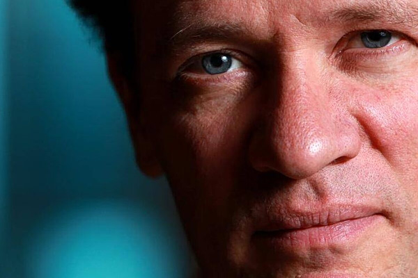 Γιαν Μαρτέλ: Οι ήρωες της Ιλιάδας είναι οι Γκέιτς και οι Έπσταϊν της εποχής που τσακώνονται μεταξύ τους