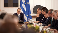 Αυτή δεν είναι κυβέρνηση. Είναι πινάκιο δικαστηρίου