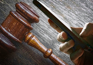 «Όσο η δικογραφία για τις υποκλοπές κάνει βόλτες, παραγράφονται αξιόποινες πράξεις», προειδοποιεί ο Χρ. Κακλαμάνης