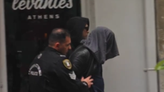 Θρίλερ με τη νεκρή γυναίκα: «Καβγαδίσαμε, ανέβηκε στον πάνω όροφο και έπεσε» ισχυρίστηκε ο 45χρονος Ιταλός που προσήχθη