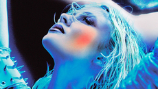 Ζάρα Λάρσον: Ένα αστείο για την άμβλωση της κόστισε 3 εκατομμύρια δολάρια – «Ok, losers»