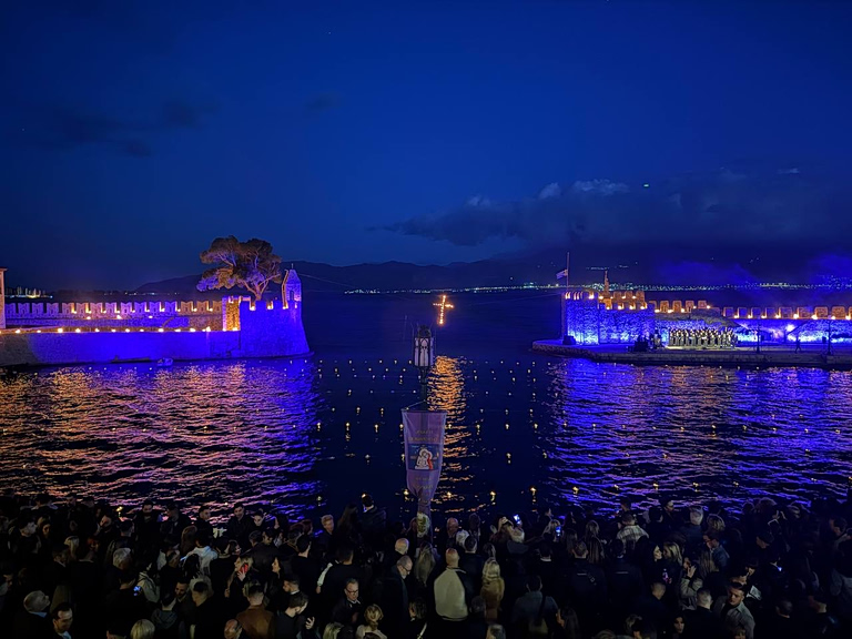 Πάσχα: Τα ξεχωριστά έθιμα της Μεγάλης Παρασκευής – Κατάνυξη, Επιτάφιοι και τοπικά δρώμενα