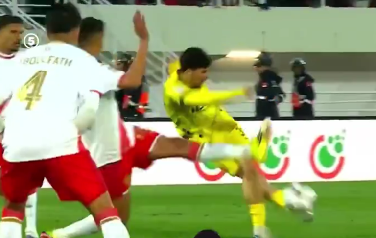 Το γκολ της χρονιάς: Αμυντικός σκόραρε με ραμπόνα εκτός περιοχής (vid)