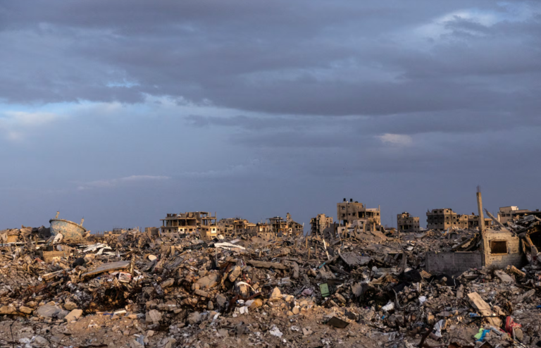 Δορυφορικές εικόνες αποκαλύπτουν ότι το Ισραήλ επεκτείνει τις στρατιωτικές εγκαταστάσεις στη Γάζα