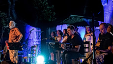 Οι Χειμερινοί Κολυμβητές στο Θέατρο «Δόρα Στράτου»