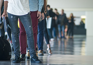 ΔΥΠΑ: Λήγει στις 15 Απριλίου η προθεσμία υποβολής αιτήσεων για τη δράση απασχόλησης ανέργων