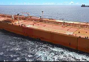 «Ρεσάλτο» των ΗΠΑ σε τάνκερ που υπόκεινται σε κυρώσεις