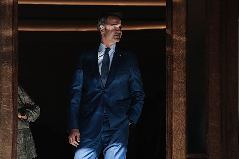 Κινούμενη άμμος για Μαξίμου η διαχείριση των εμπλεκομένων στις δικογραφίες για τον ΟΠΕΚΕΠΕ