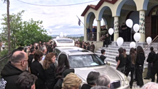 Ηλεία: Ανείπωτος θρήνος στην κηδεία του 13χρονου – Παρών και ο οδηγός που εμπλέκεται στο τροχαίο