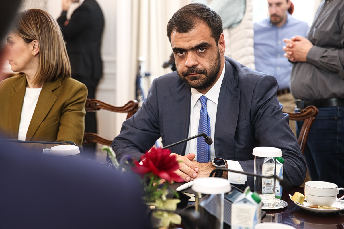 Ο Μαρινάκης της κυβέρνησης «Μητσοτάκης ή χάος» κατηγορεί τον Τσίπρα για διχαστικά συνθήματα – Η ΕΛΑΣ προκαλεί εγρήγορση