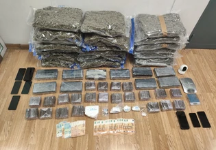 Τρεις συλλήψεις για κατοχή και διακίνηση μεγάλης ποσότητας κοκαΐνης και κάνναβης στην Αττική