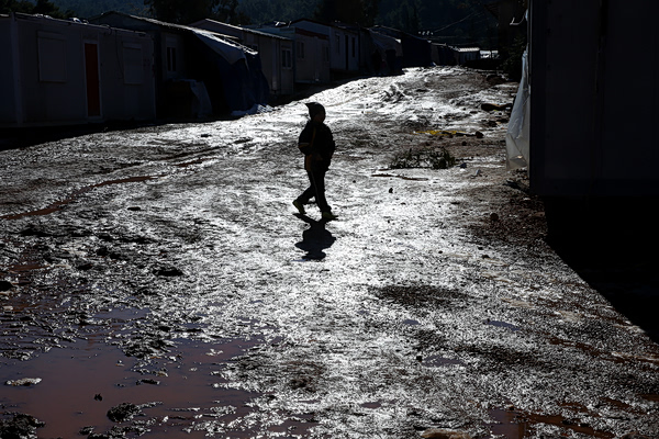 Έρευνα από την Ευρωπαϊκή Εισαγγελία για τα καμπ των μεταναστών σε Μαλακάσα και Σιντική