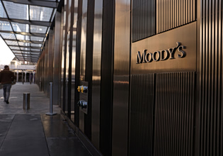 Moody’s: Τα 4 σενάρια για τις εκλογές του 2027 στην Ελλάδα