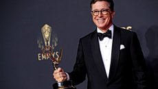 Ο Στίβεν Κολμπέρ θέλει τον Πάπα Λέοντα στο «Late Show» πριν πέσει η αυλαία της εκπομπής του