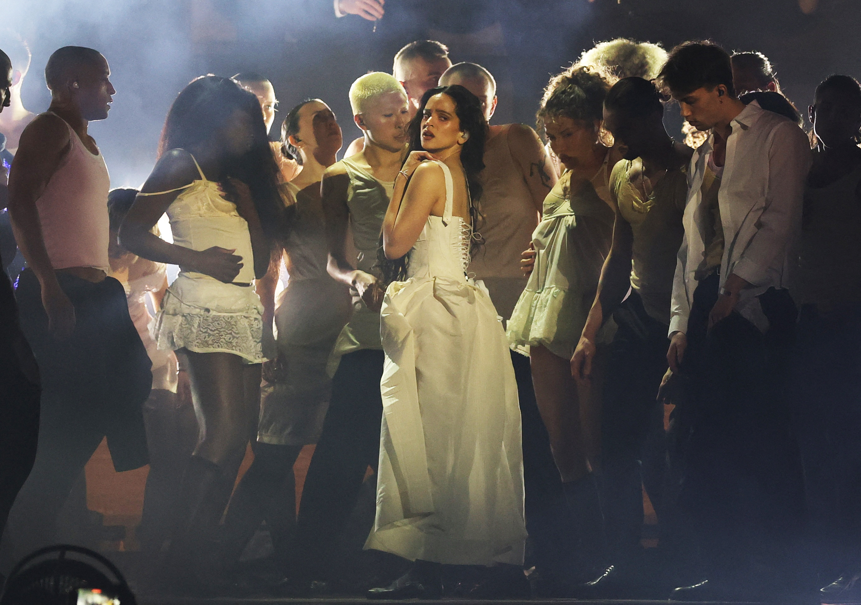 Η Rosalía εμφανίζεται στη σκηνή των BRIT Awards, στο Co-op Live Arena στο Μάντσεστερ της Βρετανίας, 28 Φεβρουαρίου 2026. REUTERS/Isabel Infantes