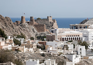 Ομάν: Η έκρηξη οργής του Τραμπ φέρνει στο προσκήνιο την «Ελβετία της Μέσης Ανατολής»