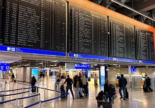 ΕΕ: Το σχέδιο για φόρο άνθρακα στα διεθνή ταξίδια προκαλεί αναταράξεις