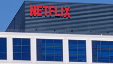 Το Netflix σε δίκη κατηγορούμενο ότι «εθίζει» και κατασκοπεύει τους χρήστες