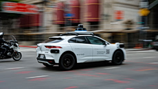 Η Waymo ανακαλεί χιλιάδες ρομποτικά ταξί έπειτα από σειρά ατυχημάτων