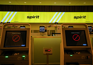 Spirit Airlines: Λουκέτο στη low cost αεροπορική εταιρεία – «Θύμα» του πολέμου στο Ιράν