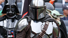 Mandalorian: Ο Πέδρο Πασκάλ είναι το πρόσωπο, ο Μπρένταν Γουέιν είναι το σώμα