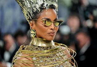 Η εκθαμβωτική Ciara με δημιουργία Celia Kritharioti στο Met Gala