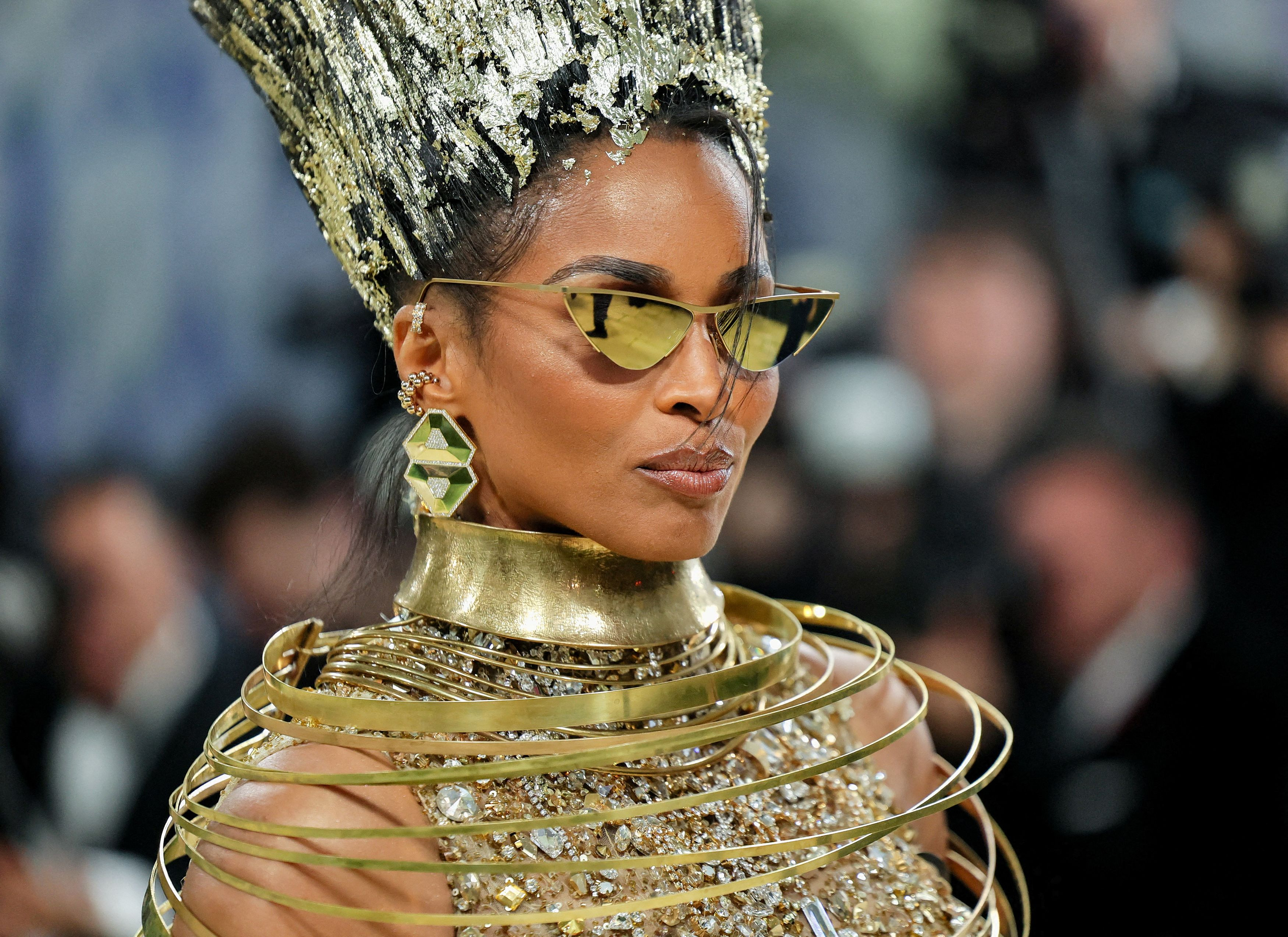 Η εκθαμβωτική Ciara με δημιουργία Celia Kritharioti στο Met Gala