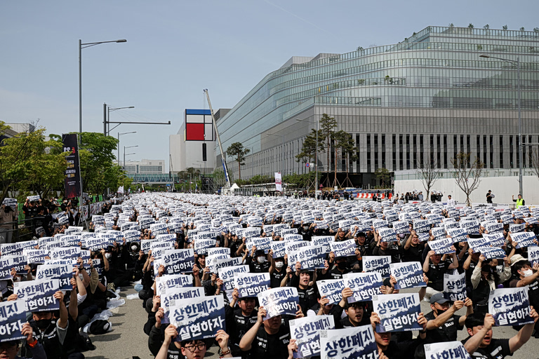 Samsung: Κυβερνητική μεσολάβηση για να αποφευχθεί η απεργία – «Θα προκληθούν τεράστιες απώλειες»
