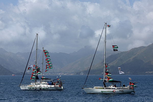Global Sumud Flotilla: Το Ισραήλ ετοιμάζεται να καταλάβει τα πλοία, σύμφωνα με ισραηλινά ΜΜΕ