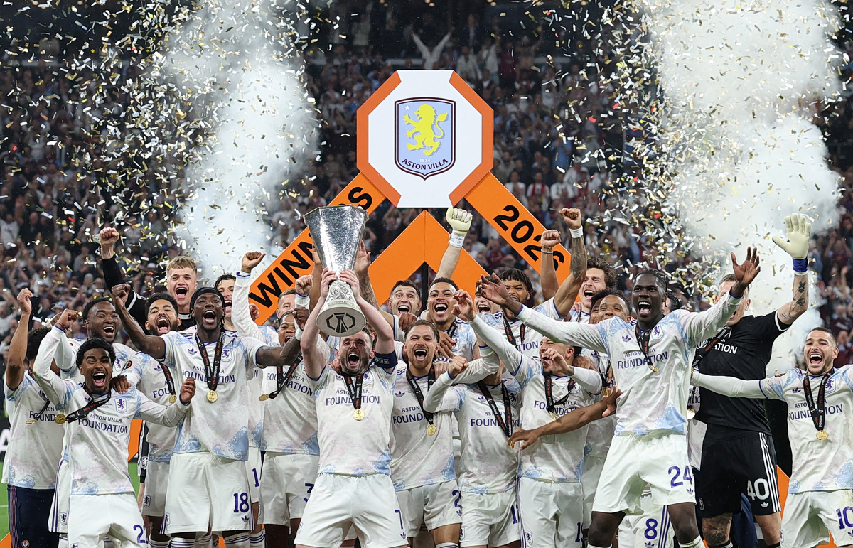 Η απονομή του Europa League στην Άστον Βίλα (vid, pics)