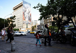 Συμφωνία στον ορίζοντα; ΗΠΑ και Ιράν διαπραγματεύονται νέα εκεχειρία