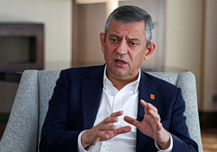Ιμάμογλου: «Πλήγμα στη Δημοκρατία» – Για «εξουδετέρωση της αξιωματικής αντιπολίτευσης» προειδοποιεί ο Γιαβάς