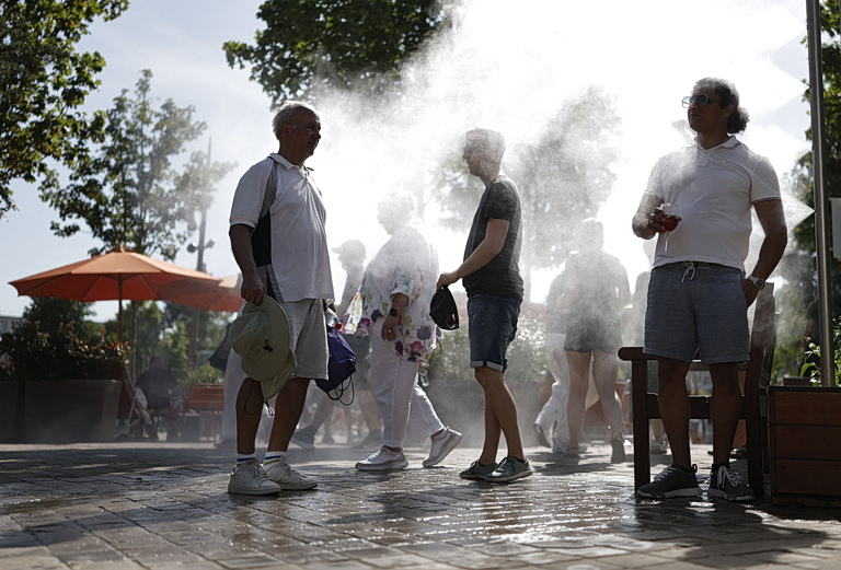 Γαλλία: Σε πορτοκαλί συναγερμό 8 διαμερίσματα – Καύσωνας διαρκείας
