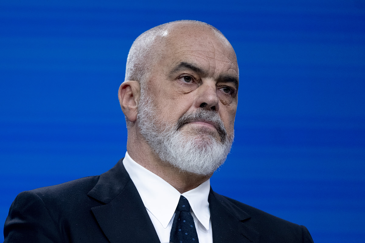 Ράμα για επεισόδια στην Αλβανία: Συγχαρητήρια στην αστυνομία, μηδενική ανοχή στην «άμυαλη συμμορία με τους μύες»