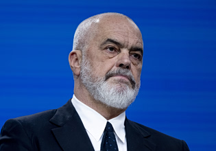Ράμα για επεισόδια στην Αλβανία: Συγχαρητήρια στην αστυνομία, μηδενική ανοχή στην «άμυαλη συμμορία με τους μύες»