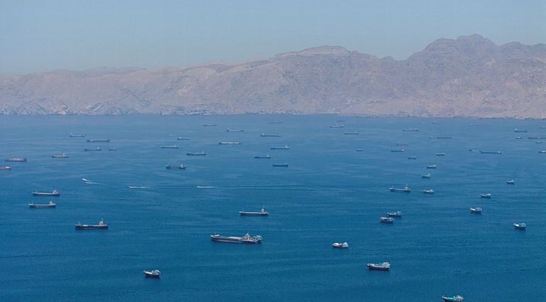 ΗΠΑ: Νέα απειλή στο Ομάν να μην εμπλακεί στη χρέωση διοδίων στα Στενά του Ορμούζ